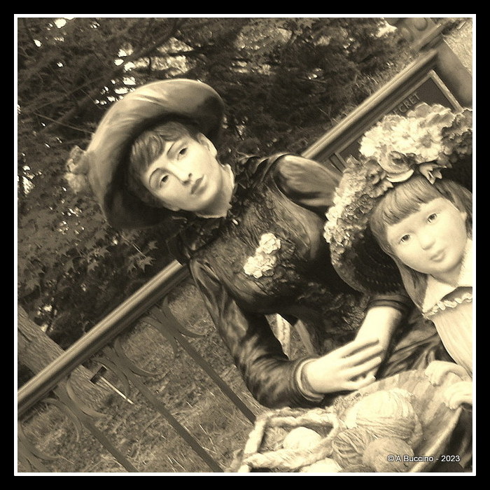 Family Secret, Seward Johnson, Willowwood Arboretum, b/w ABuccino